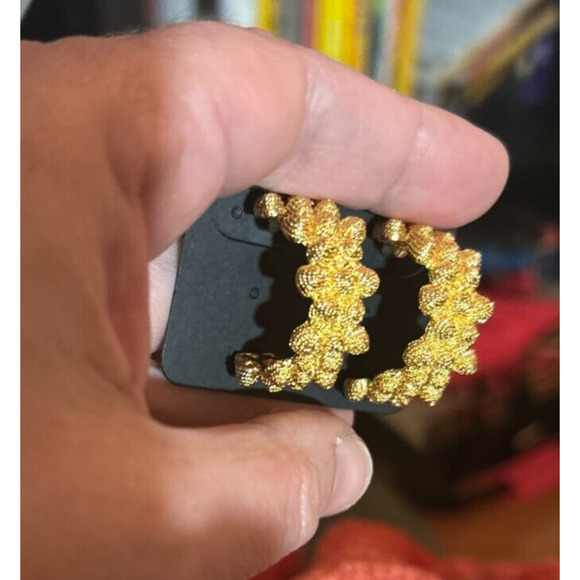 Avon Gold Tone Hazelnut Earrings - Picture 9 of 9